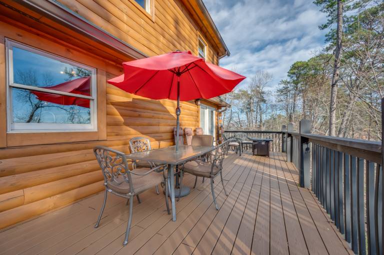 Paws Awhile Pet-Friendly Lake Lure Cabin with Mountain Views, Deck, & Easy Access to Tryon — photo 5