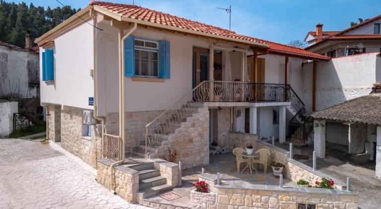 Holiday apartment with patio — photo 5