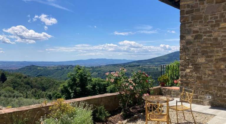 Farm with garden, patio & grill in Fiesole