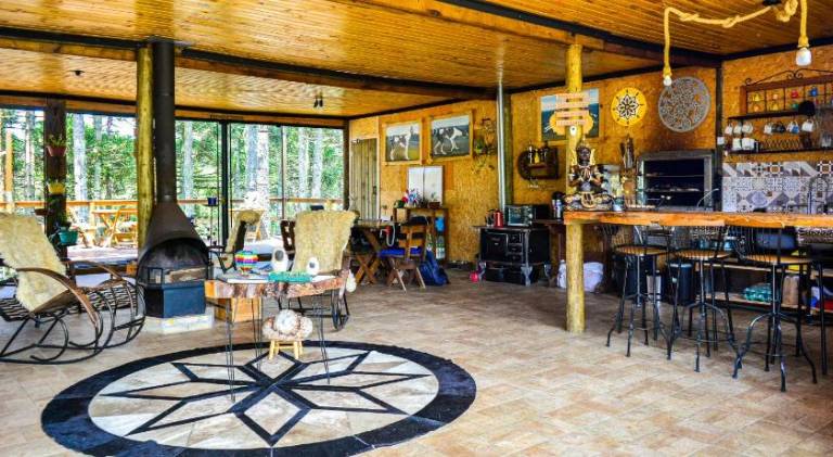 Chalet with grill, hot tub & patio | Good for workation — photo 5
