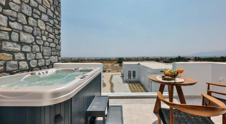 Milestones Naxos — photo 3