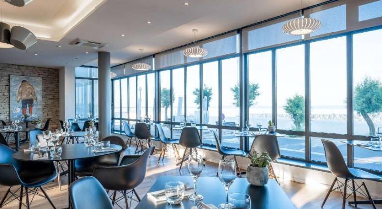 Les Flots - Hotel et Restaurant face a l'ocean - Chatelaillon-Plage — photo 3
