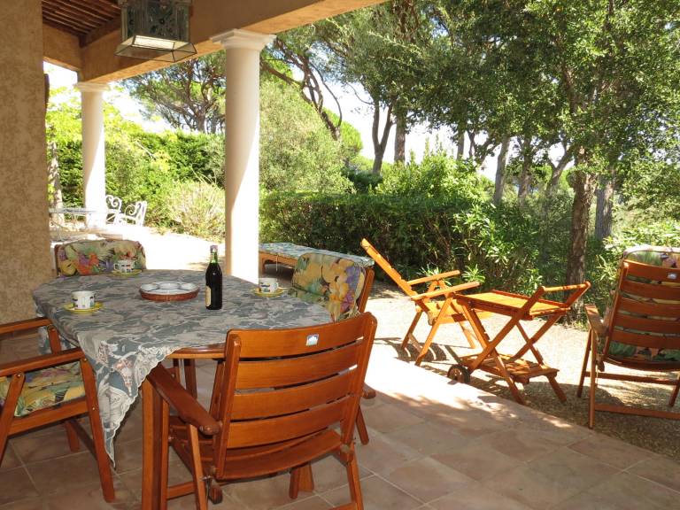 Vacation home with pool — photo 2