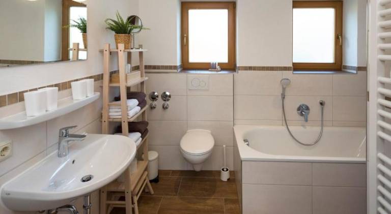 Holiday apartment with 2 rooms for 6 persons — photo 5
