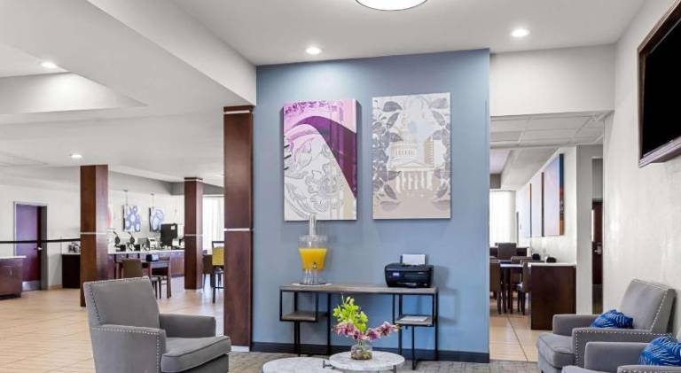 Best Western St. Louis Airport North Hotel & Suites — photo 2