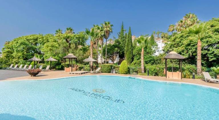 Fully equipped holiday apartment with patio, yard & heated pool | Suitable for remote work | Pet-friendly in Marbella