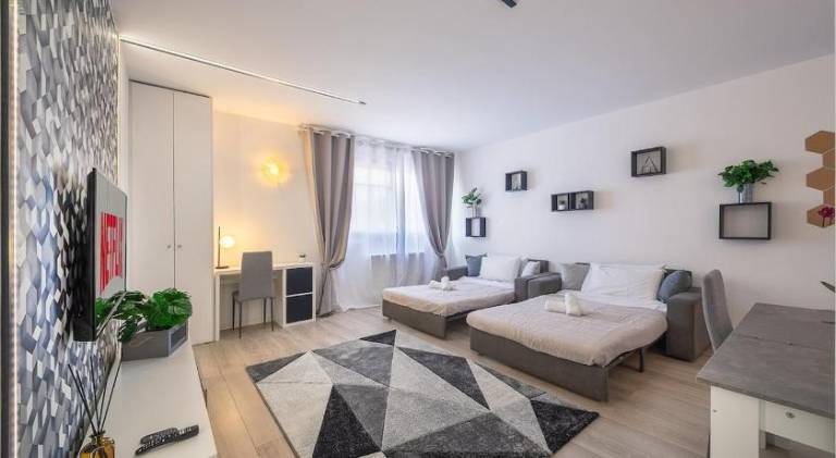 Apartment | Near Fontana del Delfino | Perfect for remote work — photo 2