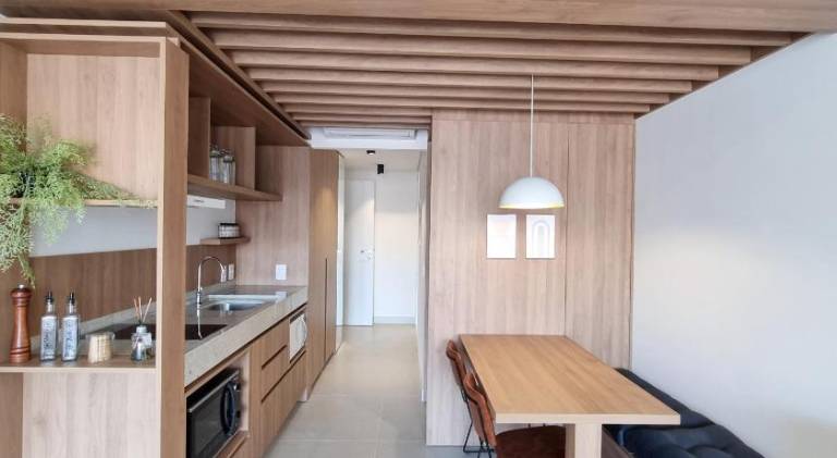 Apartment with patio & yard — photo 3