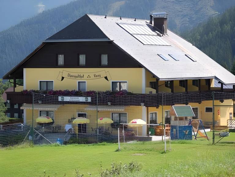 Alpenhotel & Aparthotel Lanz in Hohentauern