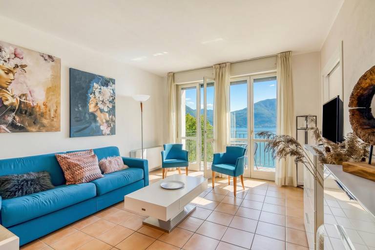 Holiday apartment with patio | Water view — photo 2