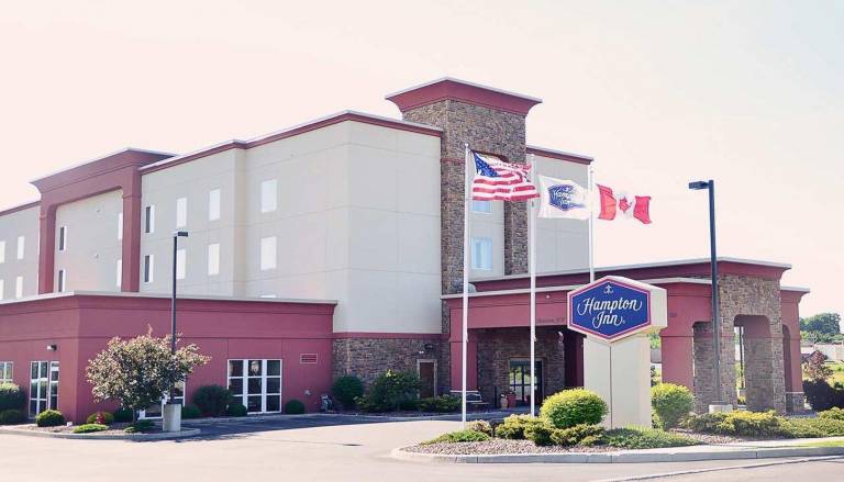 Hampton Inn Watertown — photo 4