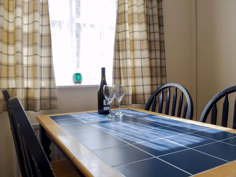 Cottage with 2 rooms for 4 persons — photo 3