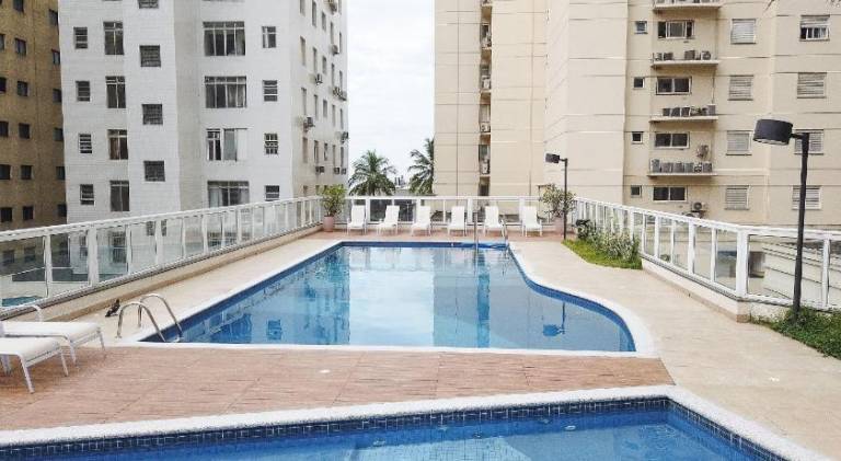 Holiday apartment with pool in Guarujá