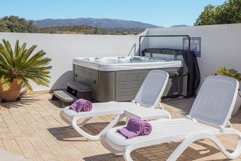 Villa Sagres with Mountain View, Pool & Wi-Fi — photo 3
