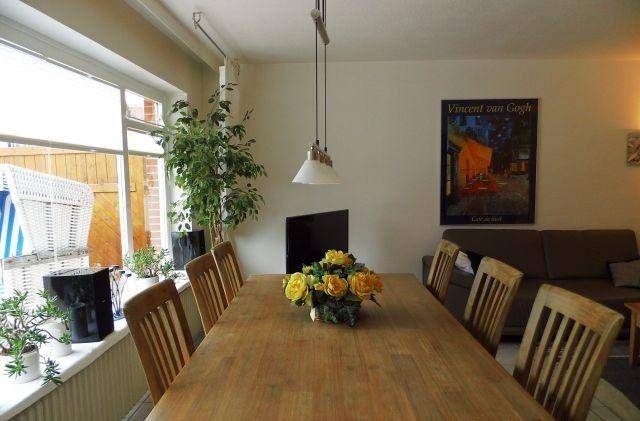 Vacation home with patio — photo 2