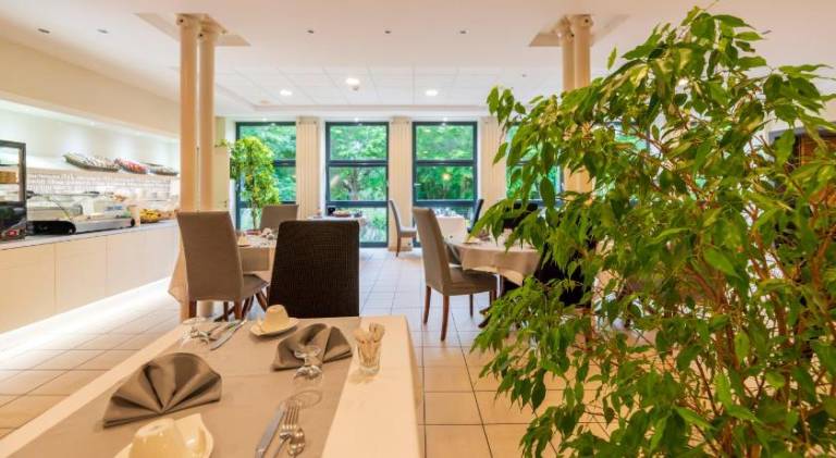 Pleasant serviced apartment with terrace | Dogs allowed — photo 3