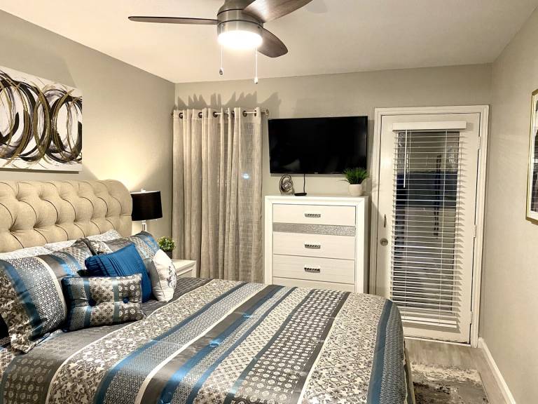 I32 – World Cup Stay - 18 min to AT&T - Sleeps 2 - Free Parking — photo 5