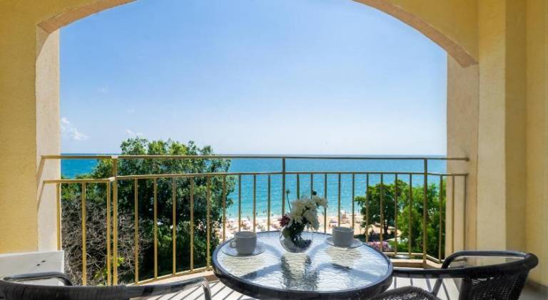 ELPIDA Hotel - All Inclusive & Beach Front — photo 4