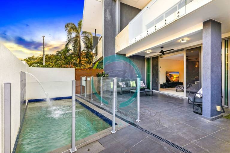 Luxurious & Cozy Retreat Pool Office Parking