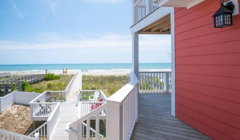 Vacation home with barbecue | Sea view in Carolina Beach, NC