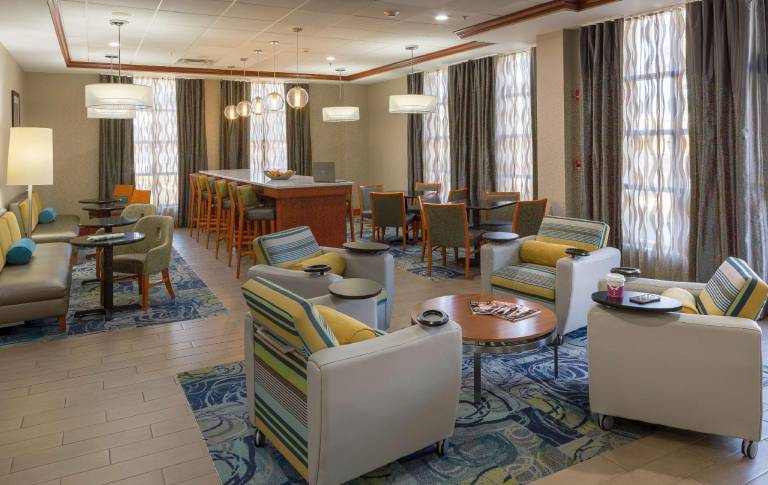 Hampton Inn & Suites Knoxville-Downtown — photo 2
