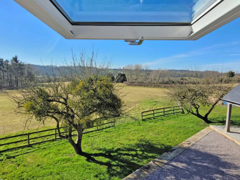 Cottage with yard | River view — photo 2