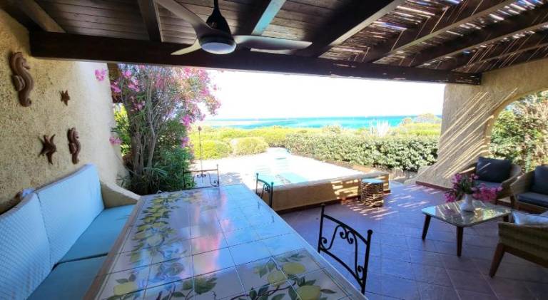 Villa with 3 rooms for 7 persons in Stintino