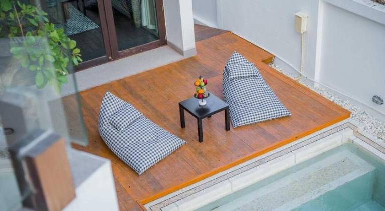 Villa with pool — photo 5