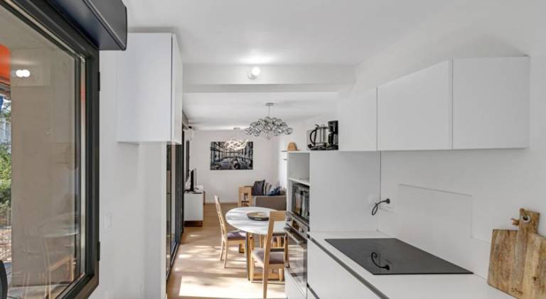 Holiday apartment with patio & yard — photo 2