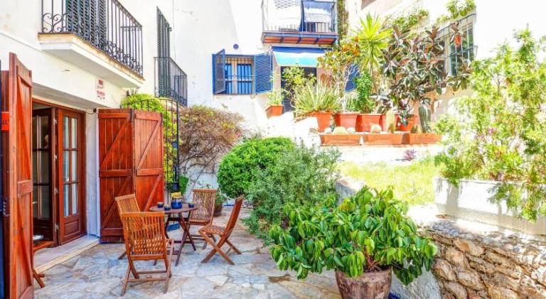 Holiday apartment with 2 rooms for 6 persons in Sitges