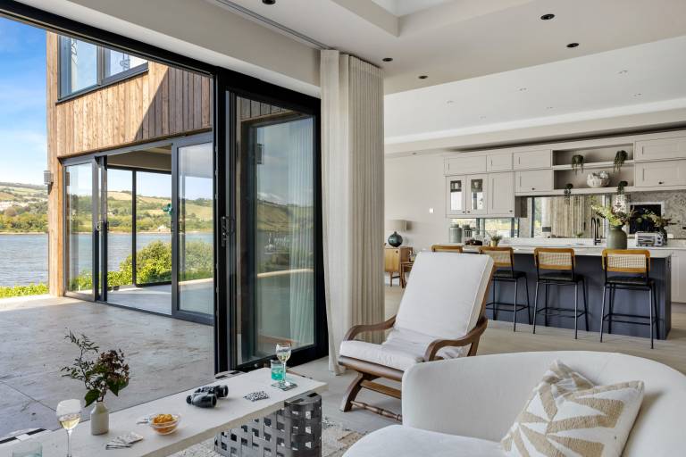 Vacation home with patio, BBQ & yard | Perfect for remote work — photo 2
