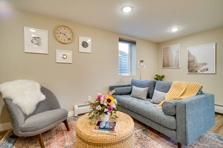 Alluring Anchorage Apt Walk to Coastal Trl