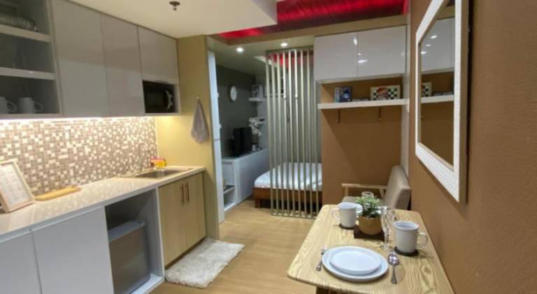 Serviced apartment with garden, patio & pool — photo 3