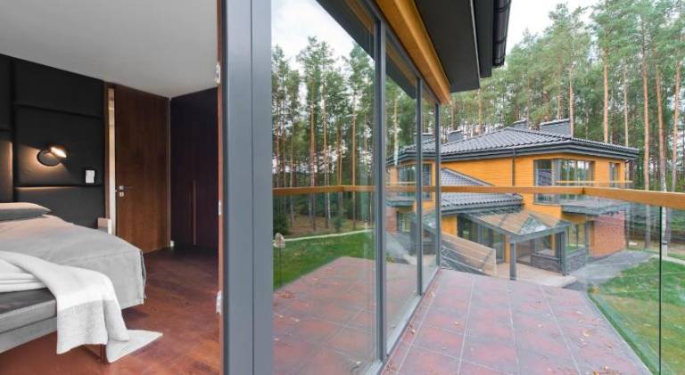 Villa with jacuzzi, sauna & patio | Perfect for remote work — photo 4
