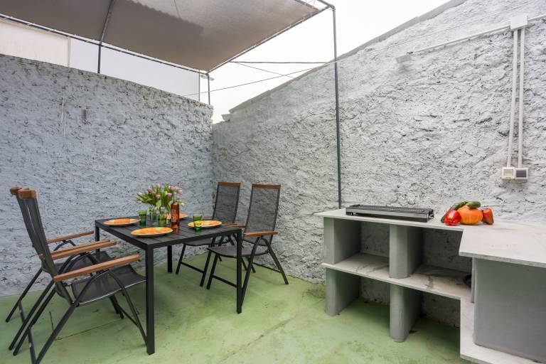 Child-friendly beautiful rental apartment with grill & terrace | Pet-friendly — photo 3