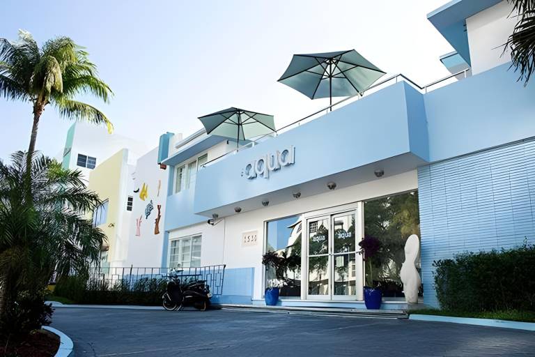 Aqua Hotel & Suites in Miami Beach, FL