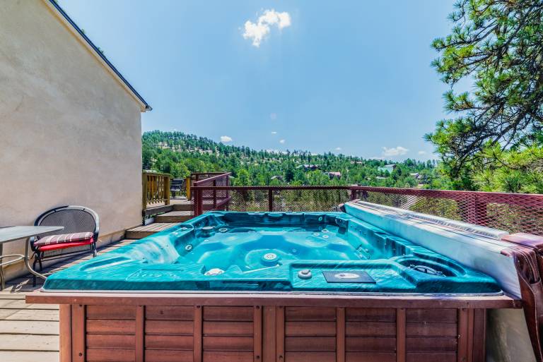 Family-oriented cabin with BBQ & jacuzzi | Mountain view | Pets allowed in Ruidoso, NM
