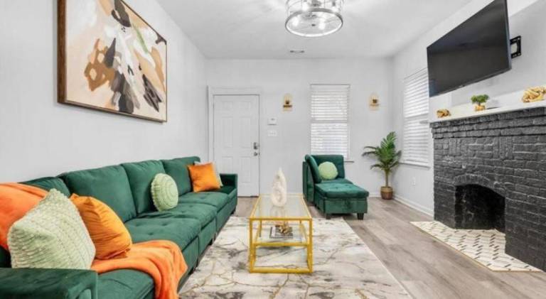 Vacation home with 3 rooms for 9 persons in Savannah, GA