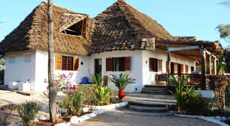 FULLY PRIVATE VILLA 390sqm ZERO MINUTES TO BEACH MATEMWE in Matemwe