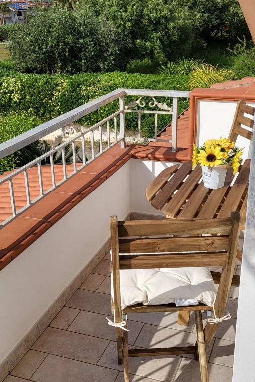 Apartment with terrace, yard & barbeque — photo 3