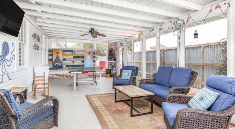 Vacation home with pool | Beach nearby | Pet-friendly — photo 5