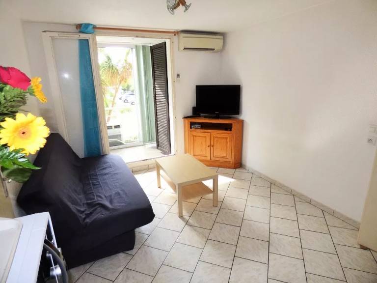Residence La Croisette B - Close to the beach, walking distance, private parking in La Seyne-sur-Mer