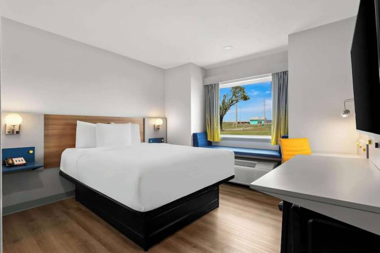 Microtel Inn & Suites by Wyndham Tulsa Catoosa Route 66