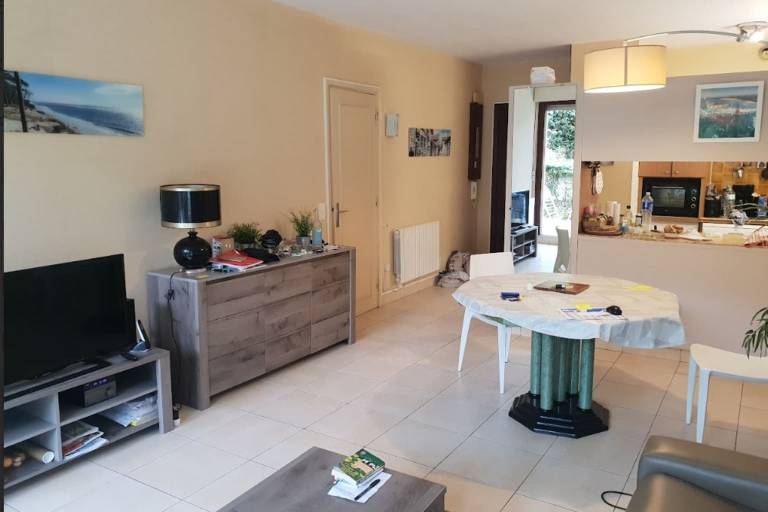 Apartment with terrace & garden — photo 2