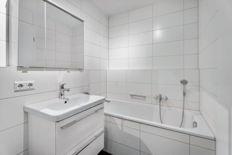 Holiday apartment with patio & yard | City view — photo 4