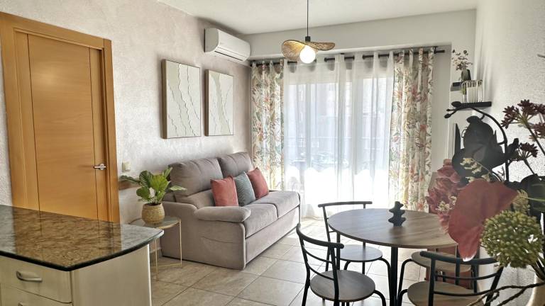 Family-oriented pleasant rental apartment with yard, patio & pool | Close to the beach | Pets allowed — photo 3
