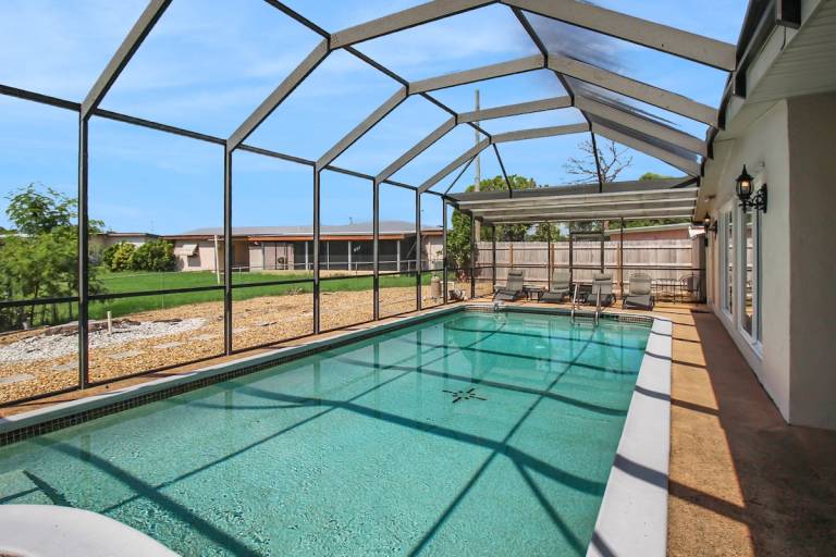 Condo with garden & private pool | River view in Port Charlotte, FL