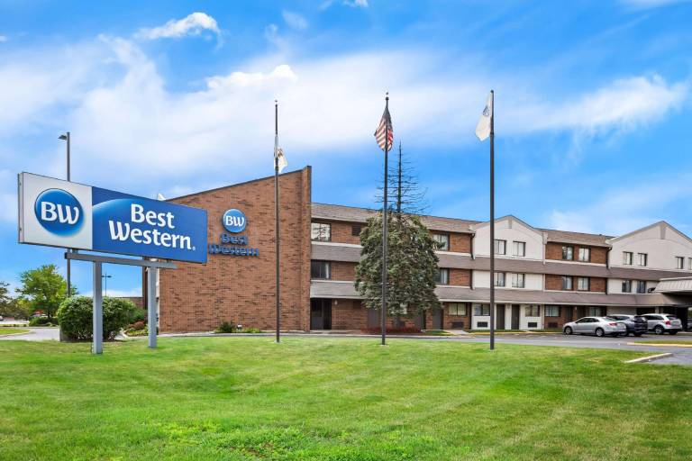 Best Western Naperville Inn in Warrenville, IL