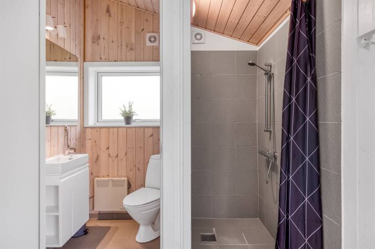 Family-oriented house with sauna, terrace & jacuzzi | Pet-friendly — photo 4