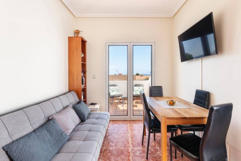 Fully equipped holiday apartment with pool, barbecue & patio | Sea view | Close to the beach | Perfect for remote work | Pet-friendly — photo 3